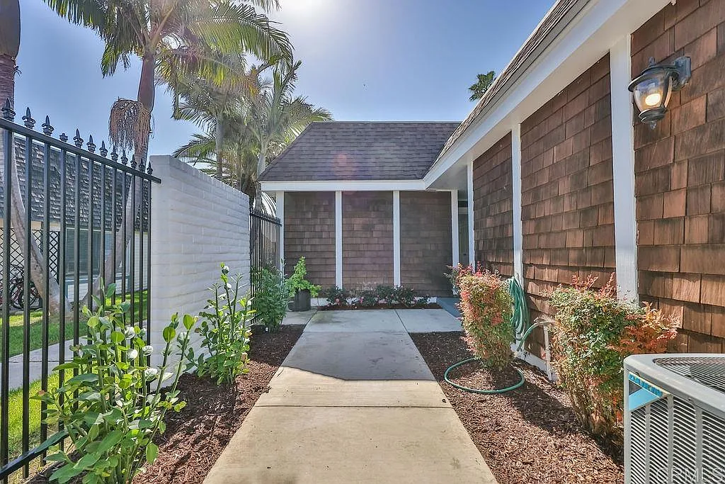 3 bed, 1604 sqft, $6,000 — Photo 2