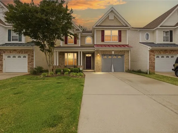 1020 Silver Charm Cir, Suffolk, VA 23435