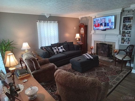 2nd image of 3207 Grand Ave