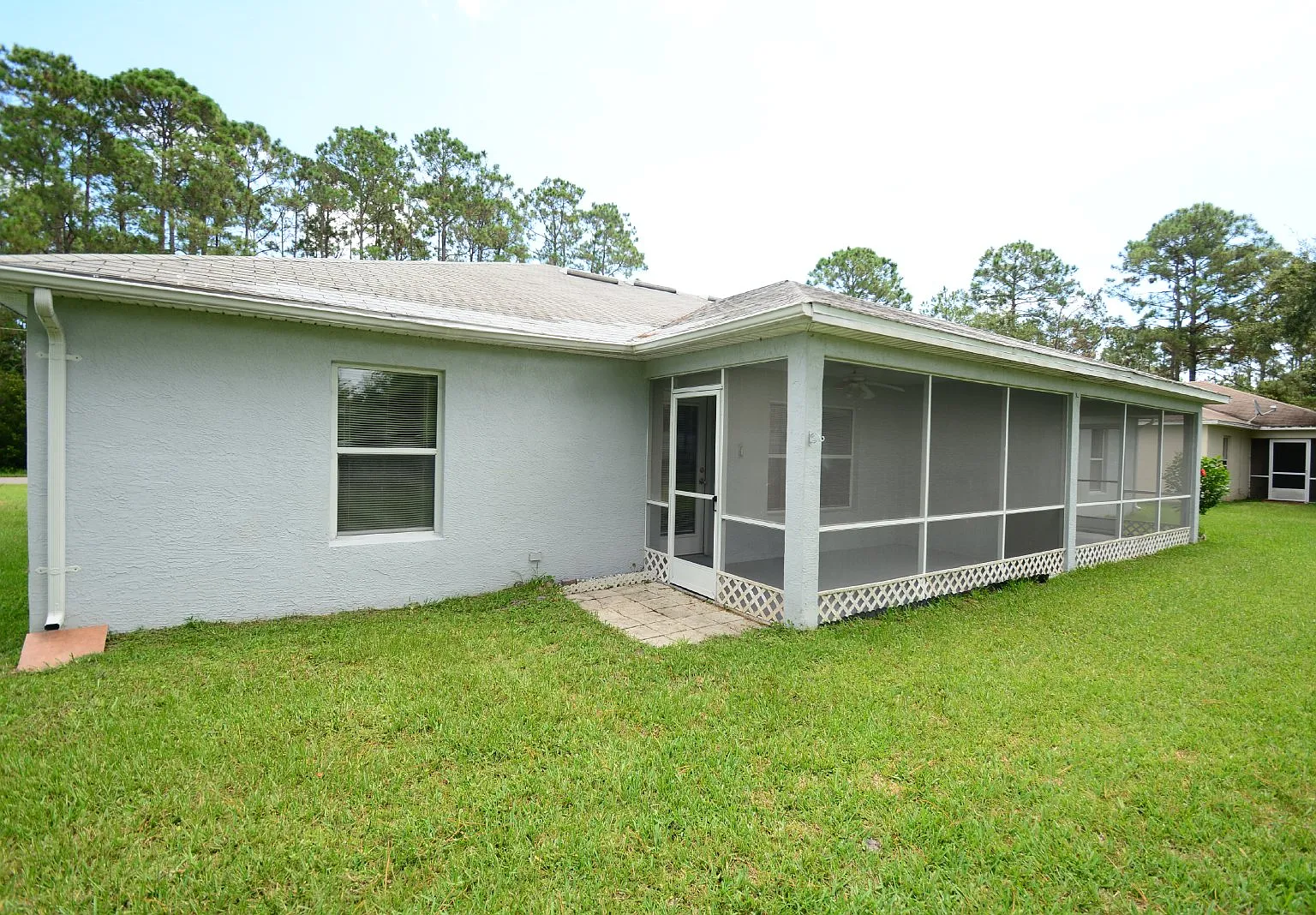 3 bed, 2.0 bath, 1242 sqft, $1,695 — Photo 3