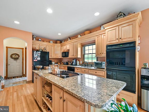 4th image of 1495 Midstate Rd