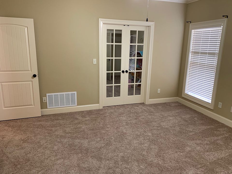 1st image of 2388 Saint Ives Ln