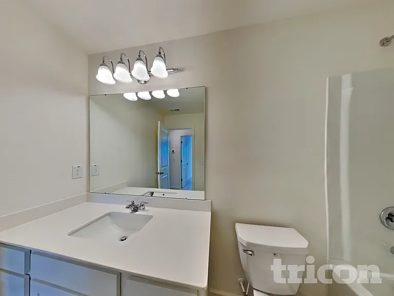 130 Lynnridge Dr — Photo 15
