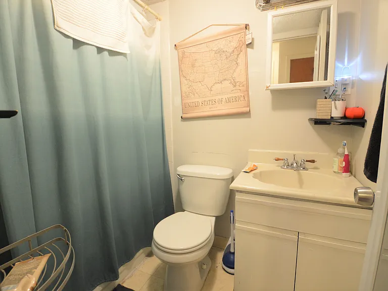 21 Kinross Rd #1 — Photo 4