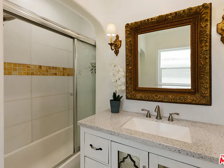 1433 Livonia Ave — Photo 15