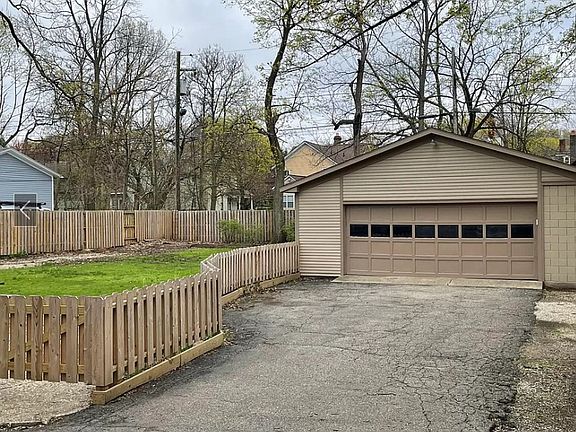 3rd image of 303 Woodward Ave #17184252