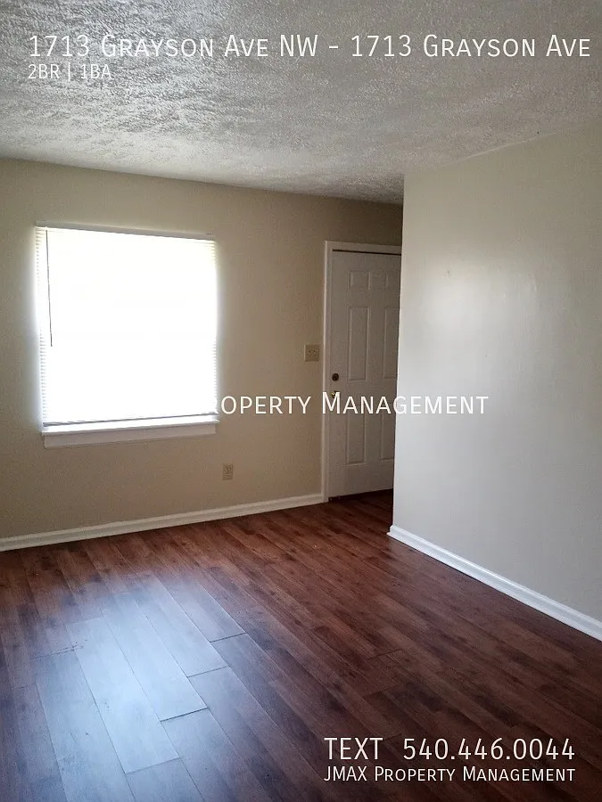 This property has a no security deposit option! — Photo 2