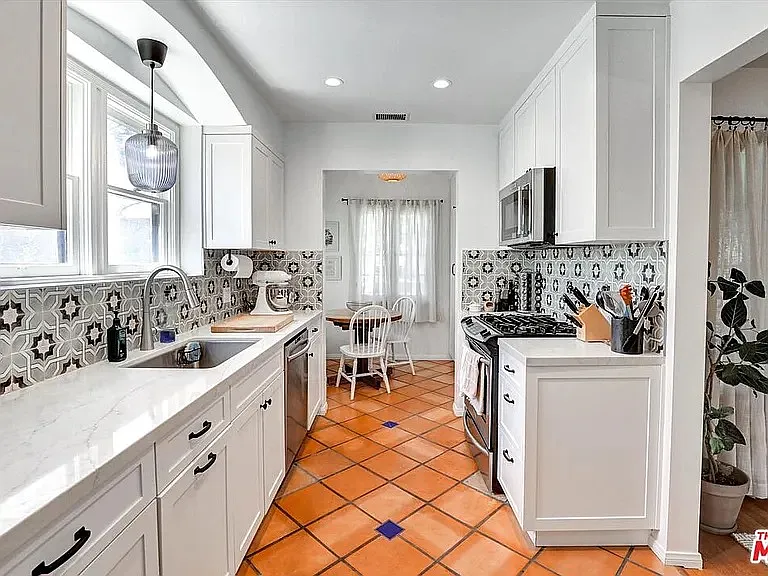 3622 Veteran Ave — Photo 11