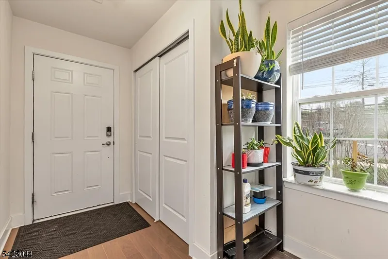 2 bed, 3.5 bath, $3,500 — Photo 2