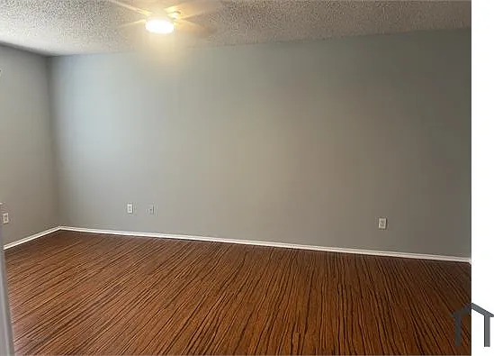 1538 Thornhill Ln — Photo 9