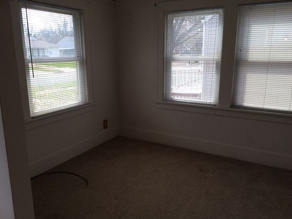 4th image of 2305 Lawndale Ave