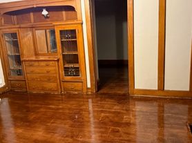 7127 W Washington St