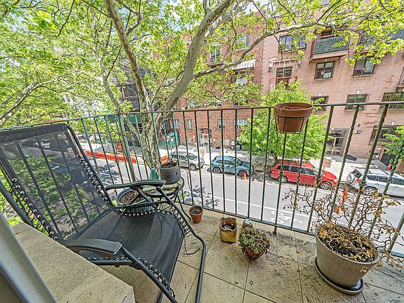 4th image of 234 Franklin Ave APT 3F