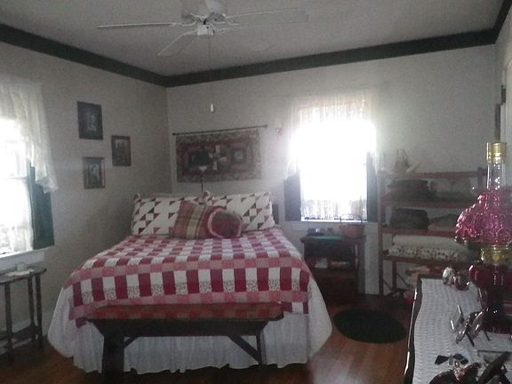 Master bedroom 12 x 17