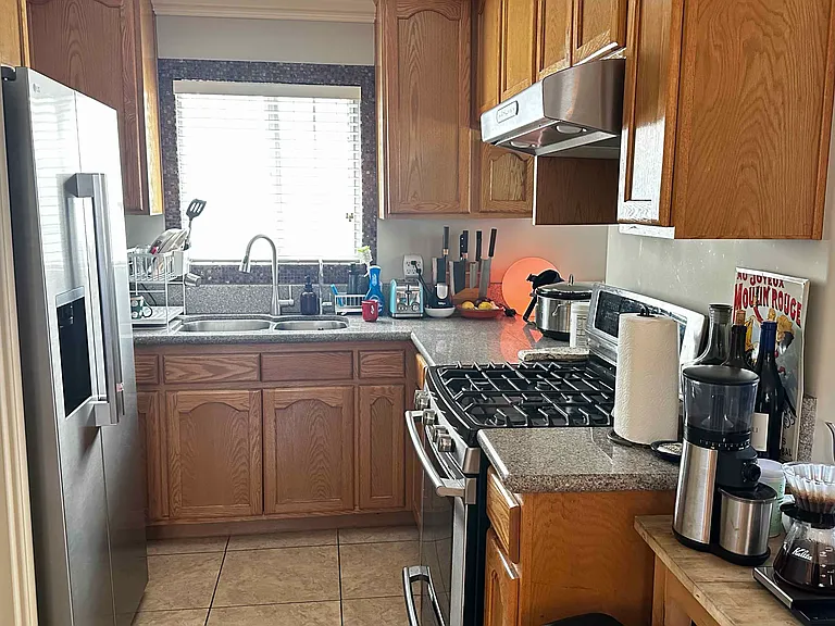 2520 Hauser Blvd — Photo 2