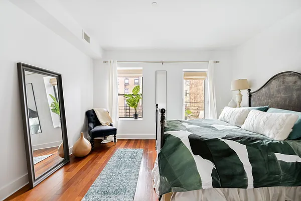 Sold by Compass | media 4