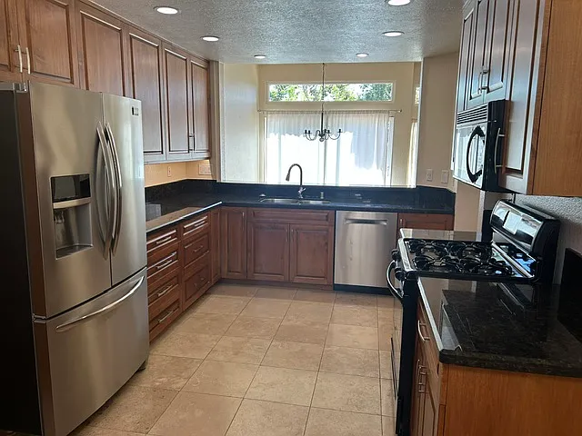 600 Kingswood Ln #F — Photo 5