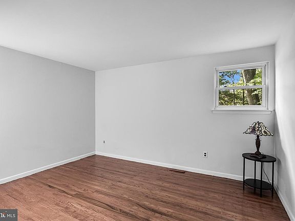 5th image of 145 Tuckerton Rd