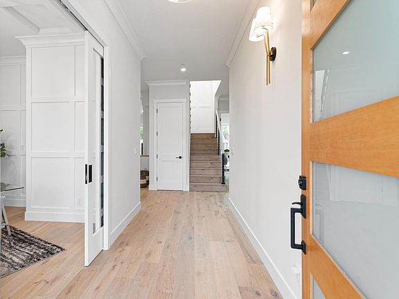 3rd image of 2131 Ellen Ave