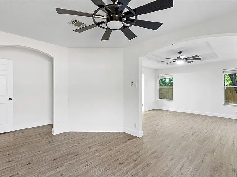 617 Barbara Way — Photo 9