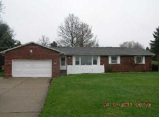 1015 Andrews St NW, Hartville, OH 44632