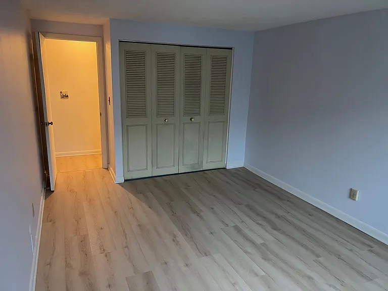Woodcrest Ct — Photo 4