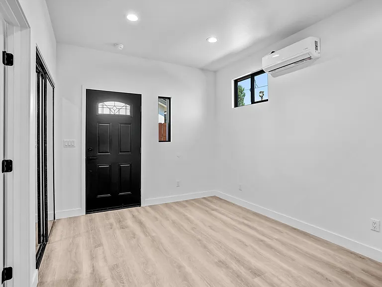 4437 Phelan Ave #A — Photo 7