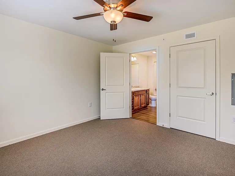 The Residence at Northgate — Photo 32