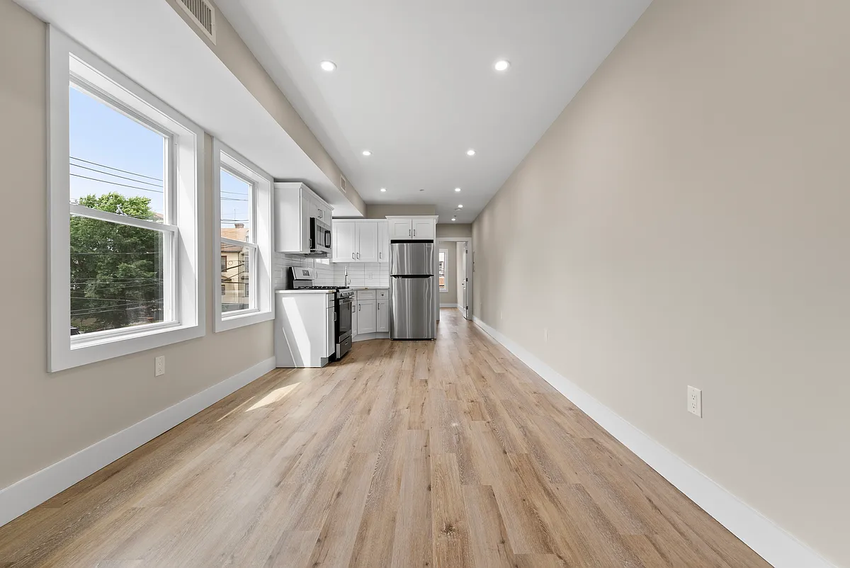 Building Photo - 250 Snyder St #1
