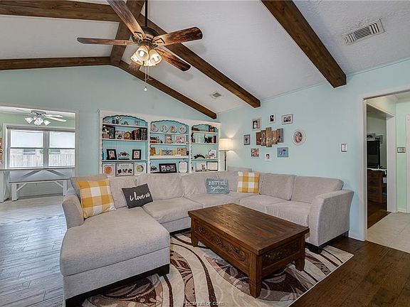 4th image of 3505 Old Oaks Dr