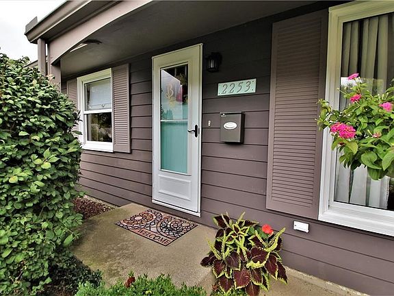 3rd image of 2253 Hoch Dr