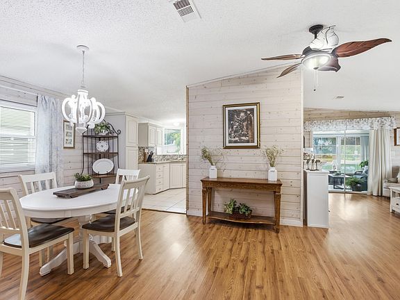 5th image of 2502 SW VERSAILLES Terrace