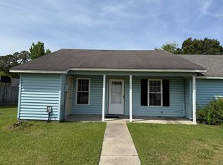 715 Pinewood Dr, Jacksonville, NC 28546