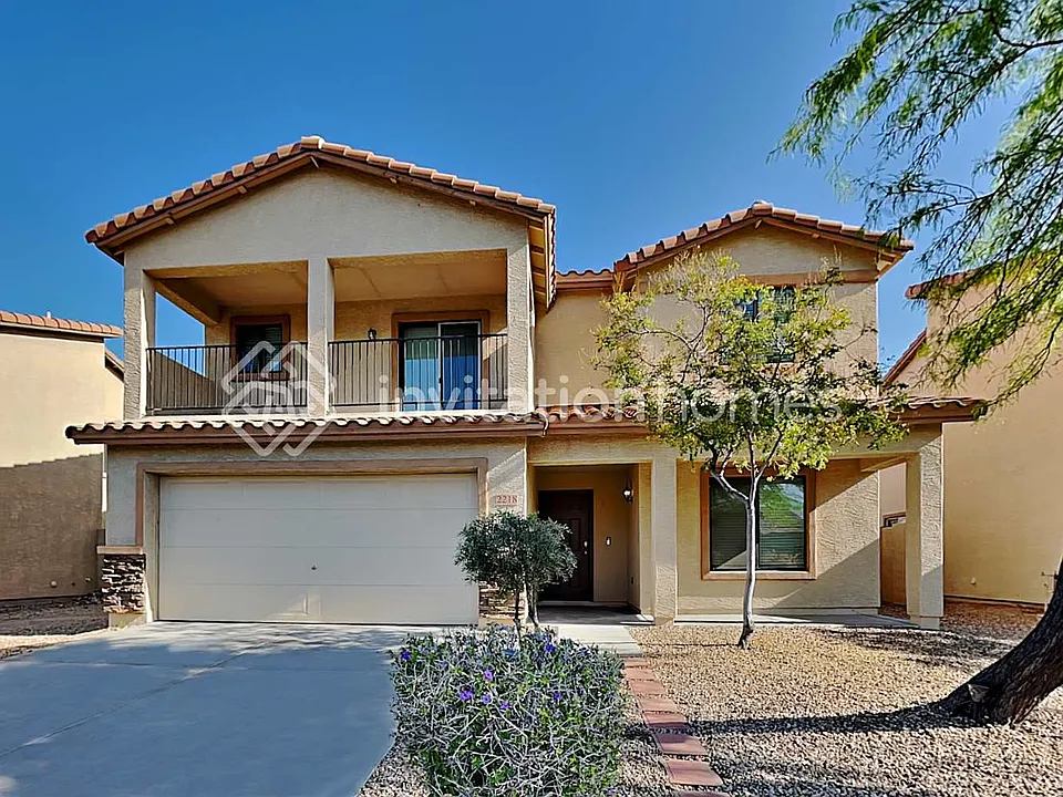 2218 E Cochise Ave