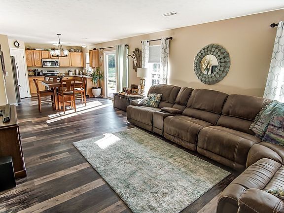 2nd image of 605 Panzeretta Dr
