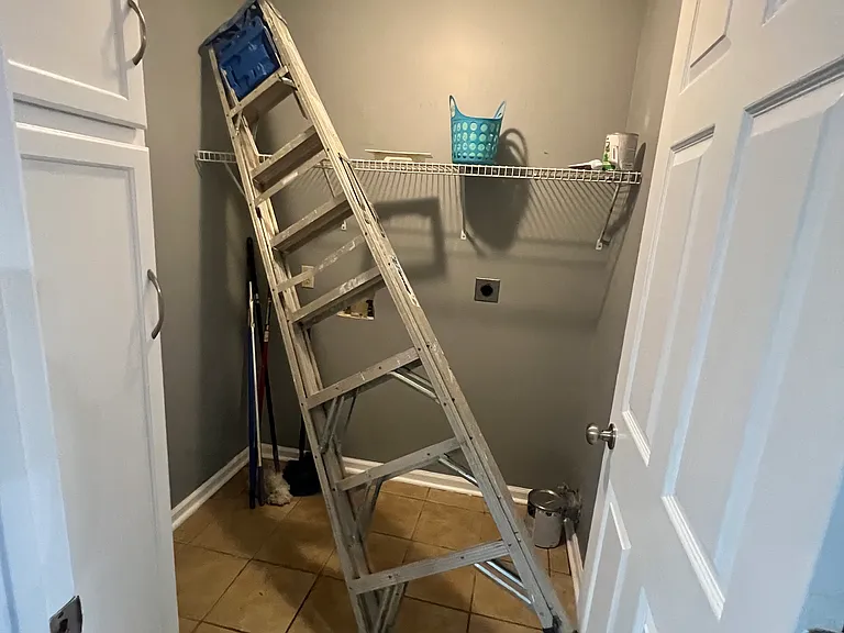 1702 Largo Cir — Photo 13
