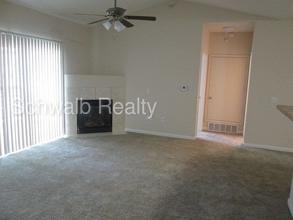 3rd image of 14609 Ames Plz APT 304