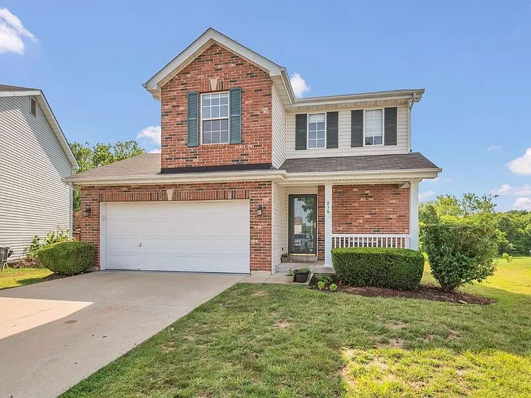 836 Wayland Dr — Photo 2