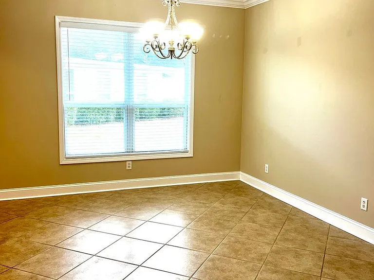 516 Eagle Blvd — Photo 6