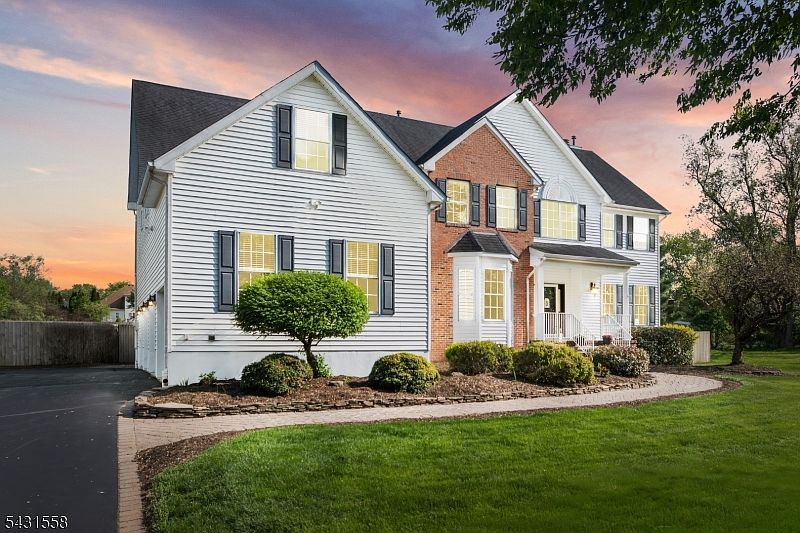 1st image of 34 White Meadow Rd