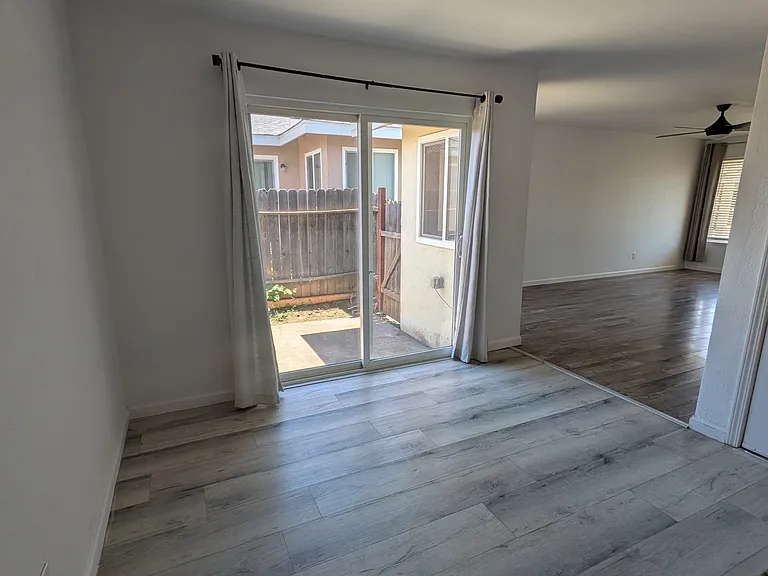 10143 De Soto Way — Photo 7