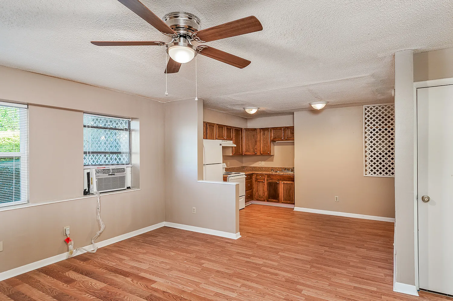 1 bed, 350 sqft, $800 — Photo 3