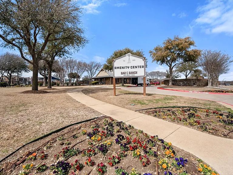 504 Mesa View Trl — Photo 27