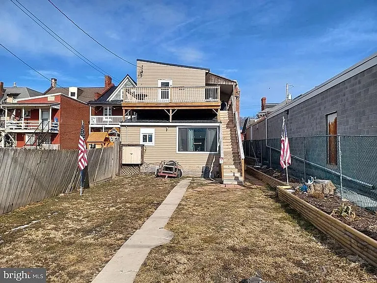 52 Chestnut St — Photo 8