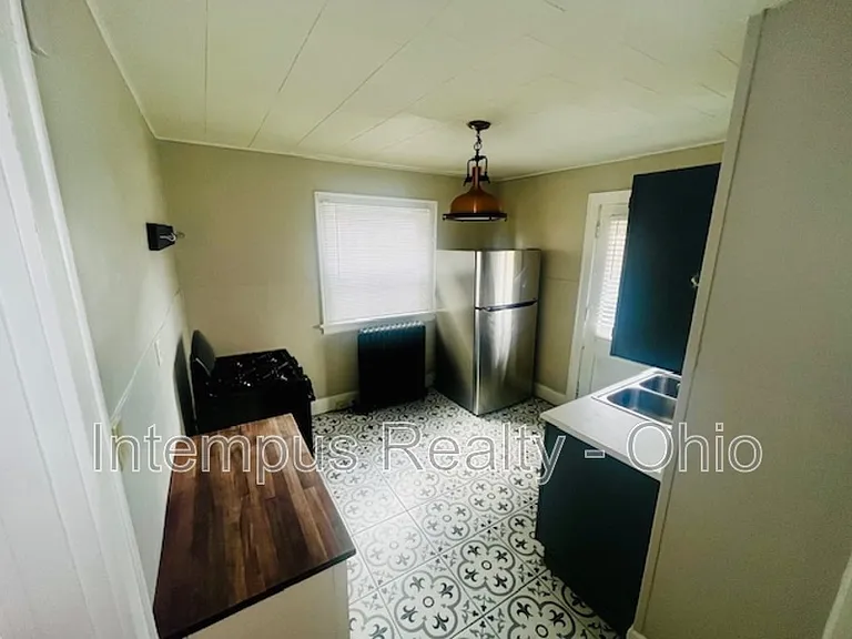 4237 Vine St #2 — Photo 15