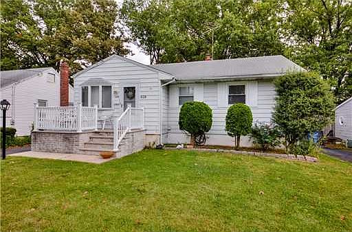 2nd image of 428 Hudson Blvd