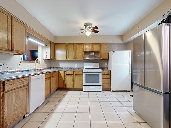 4th image of 1180 Belmont Ave