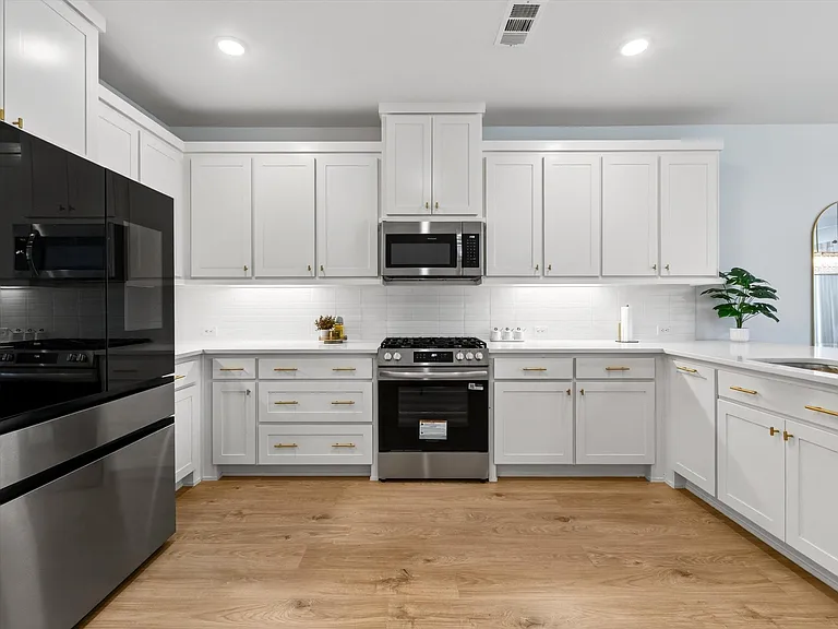 8900 Magnet Dr — Photo 10