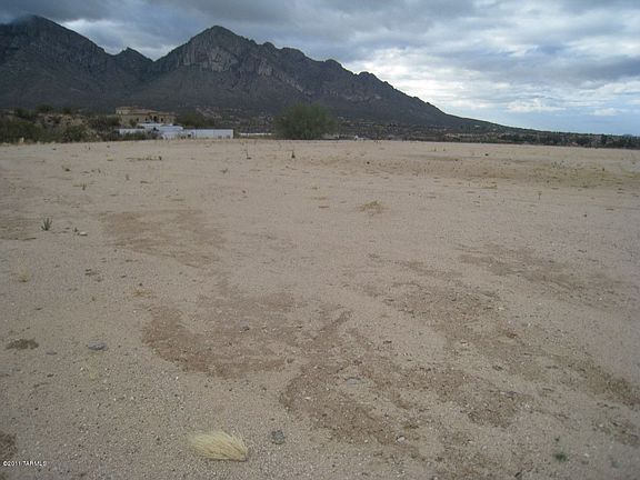 2nd image of 418 E Natalia Pl