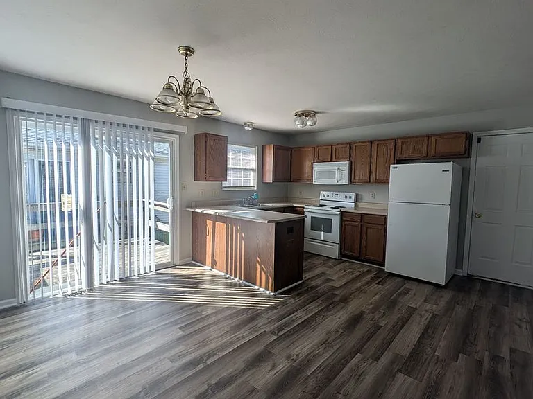 2133 Galaxy Dr — Photo 5